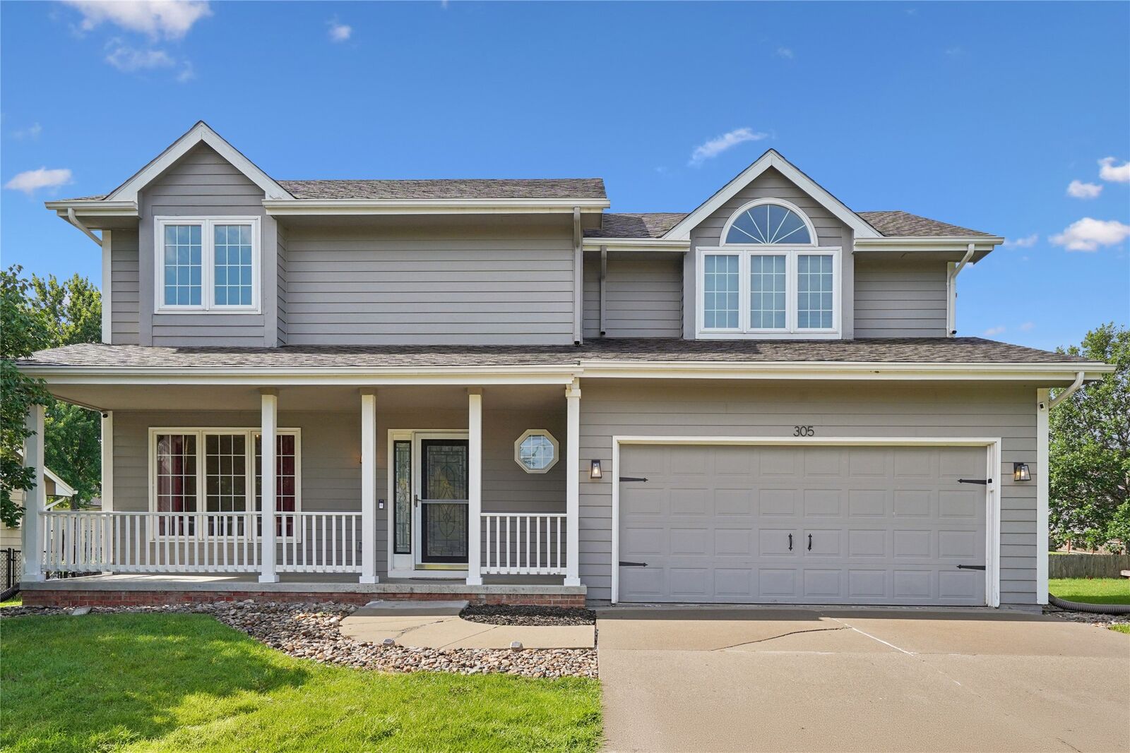 Property Photo:  305 NE 16th Street  IA 50021 