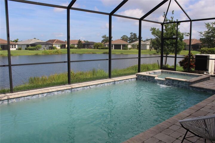 Property Photo:  5826 Long Shore Loop  FL 34238 