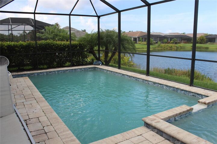 Property Photo:  5826 Long Shore Loop  FL 34238 