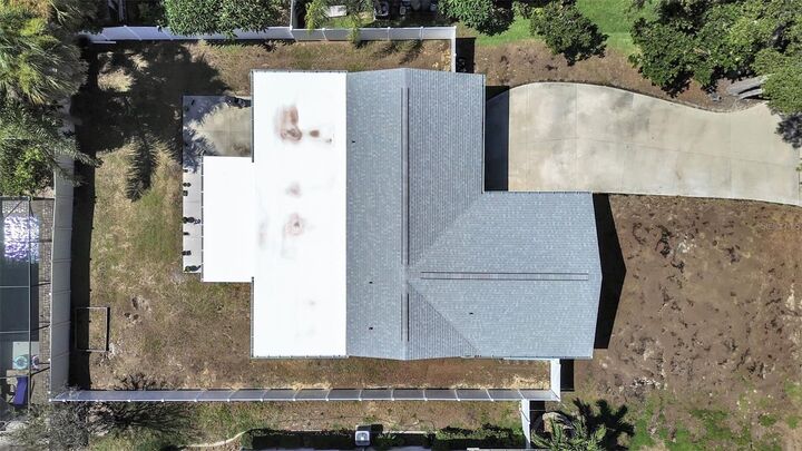 Property Photo: 1004 Peninsula Avenue FL 34689