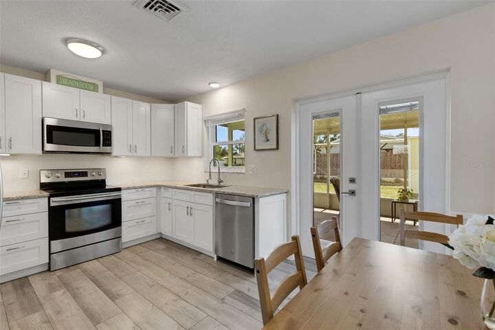 Property Photo:  5231 Pompano Road  FL 34293 