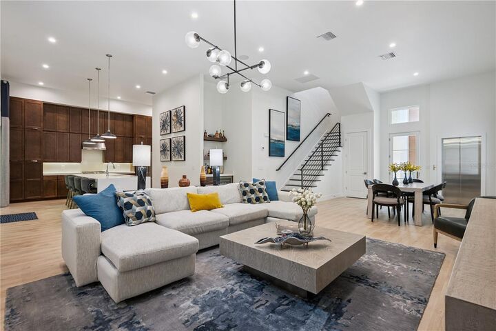 Property Photo:  512 W Swoope Avenue  FL 32789 