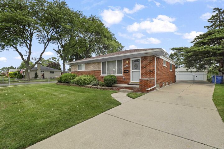 Property Photo:  28450 Suburban Drive  MI 48088 