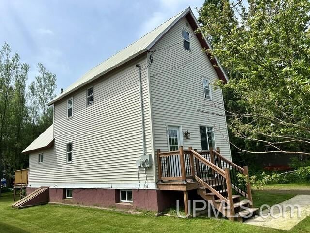 Property Photo: 19 5th Street MI 49963