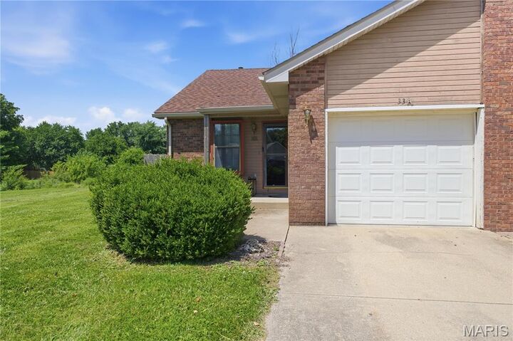 Property Photo:  33 Fox Meadow Lane  IL 62034 