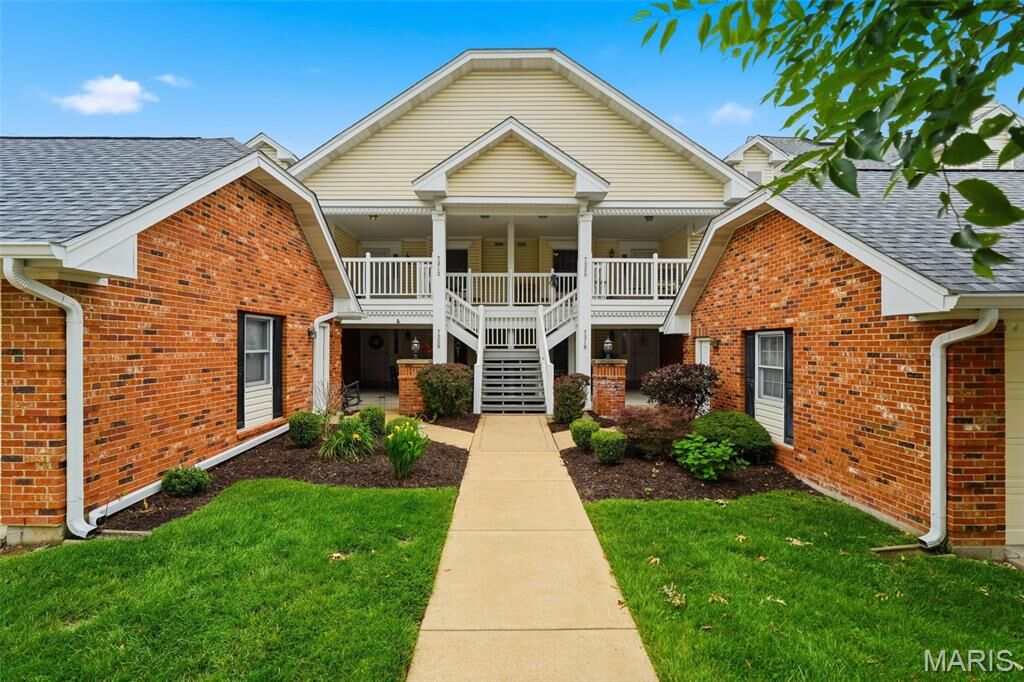 Property Photo:  7312 Woodlawn Colonial Lane  MO 63119 