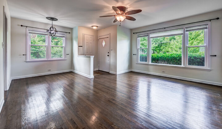 Property Photo:  714 Chestnut Street  IL 60015 