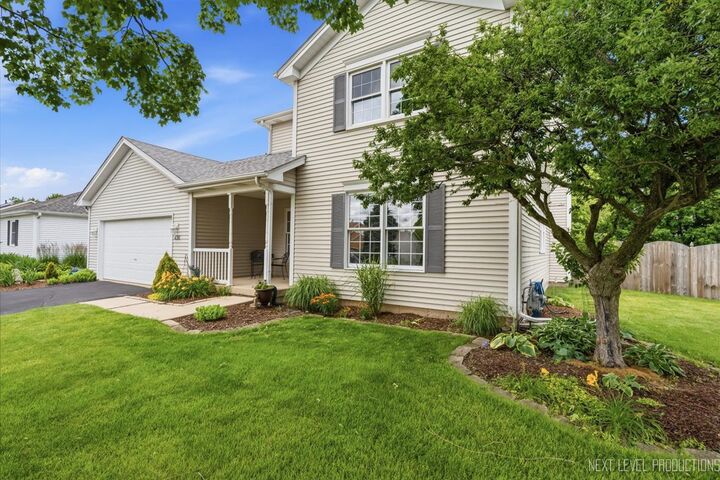 Property Photo: 436 Banbury Avenue IL 60119