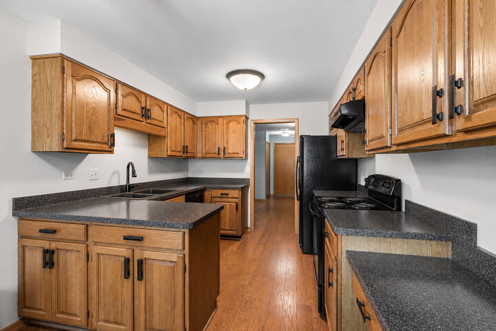 Property Photo: 7800 W Foresthill Lane W 108 IL 60463