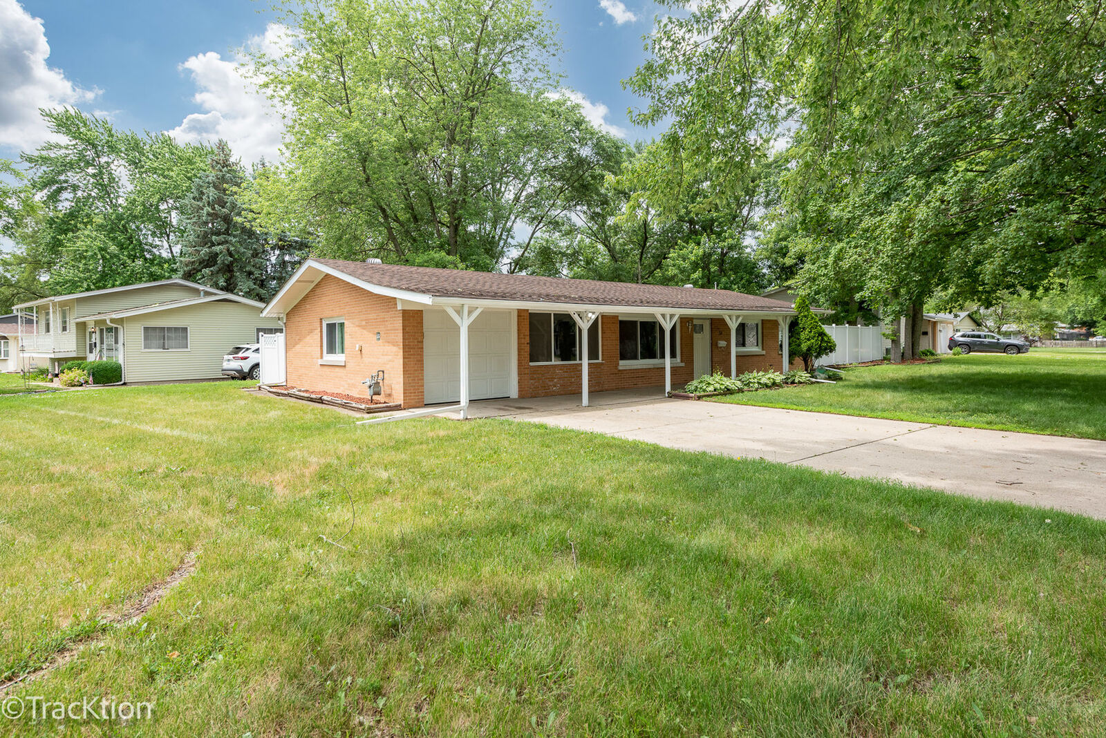 Property Photo:  34 Scarsdale Road  IL 60538 
