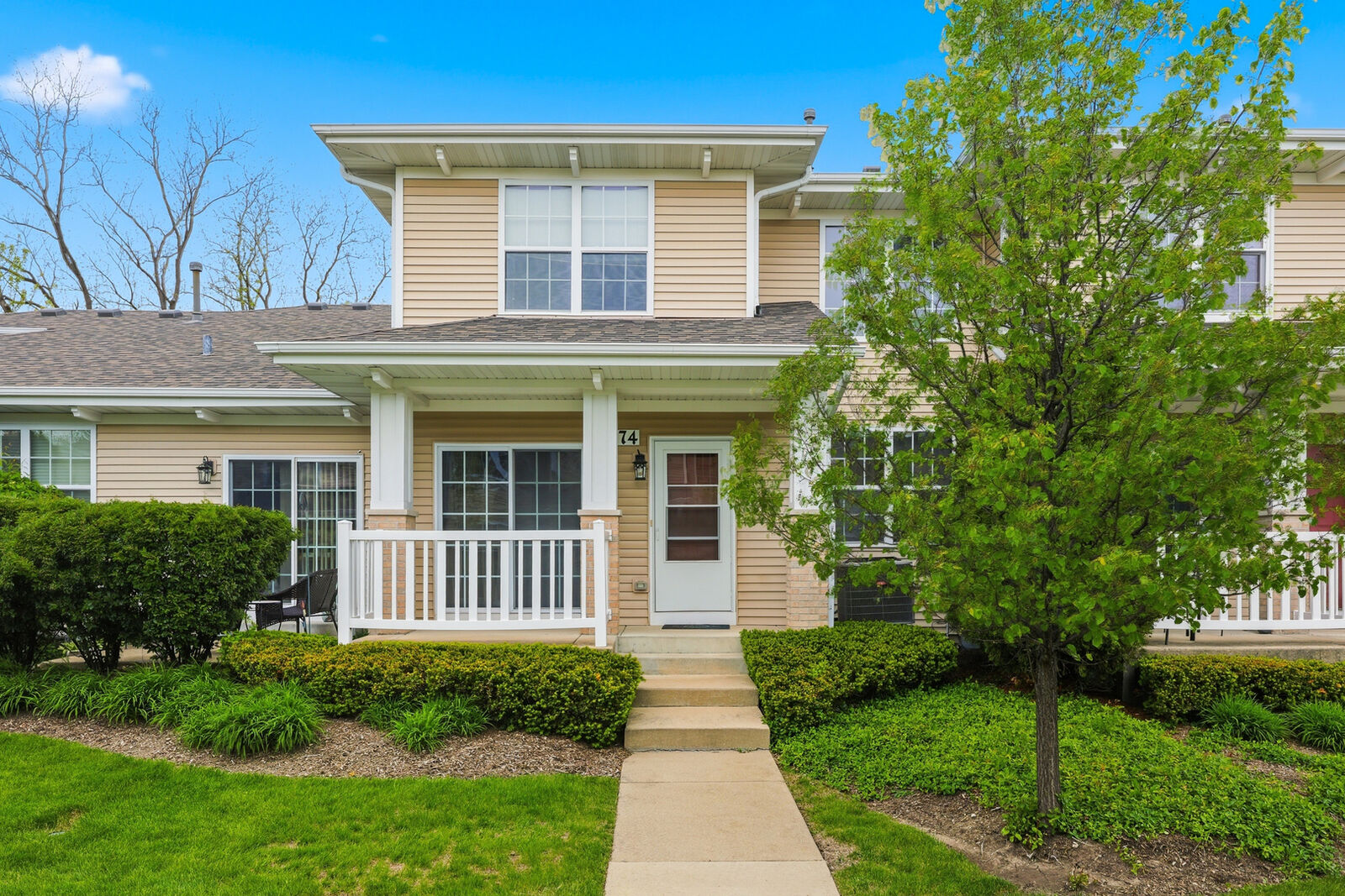 Property Photo:  1274 Walnut Glen Drive  IL 60014 