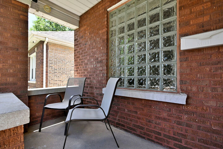 Property Photo:  3604 N Linder Avenue  IL 60641 