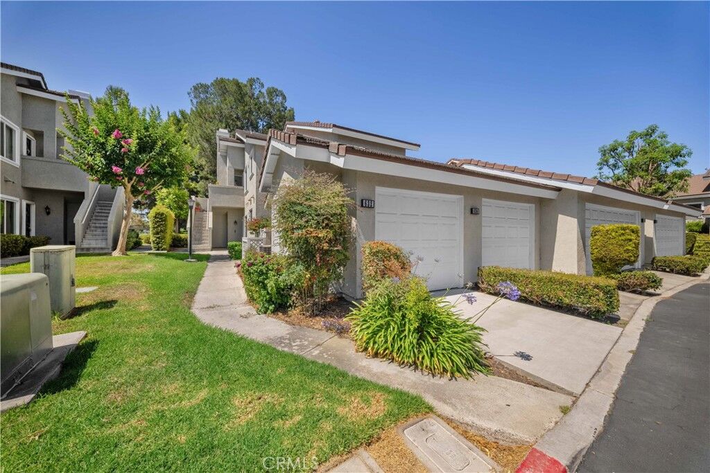 Property Photo:  632 Springbrook 7  CA 92614 