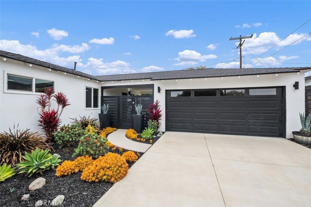 Property Photo: 557 S Rosalind CA 92869