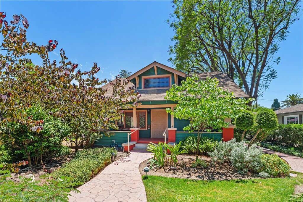 Property Photo: 3892 Oakwood Place CA 92506