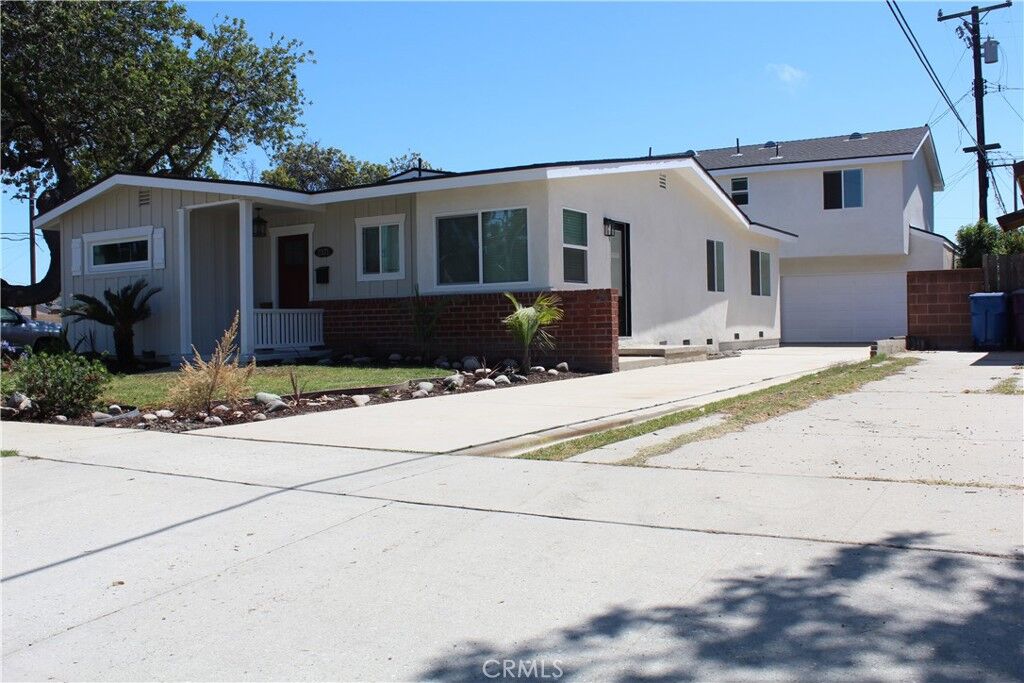 Property Photo:  2371 Stearnlee  CA 90815 