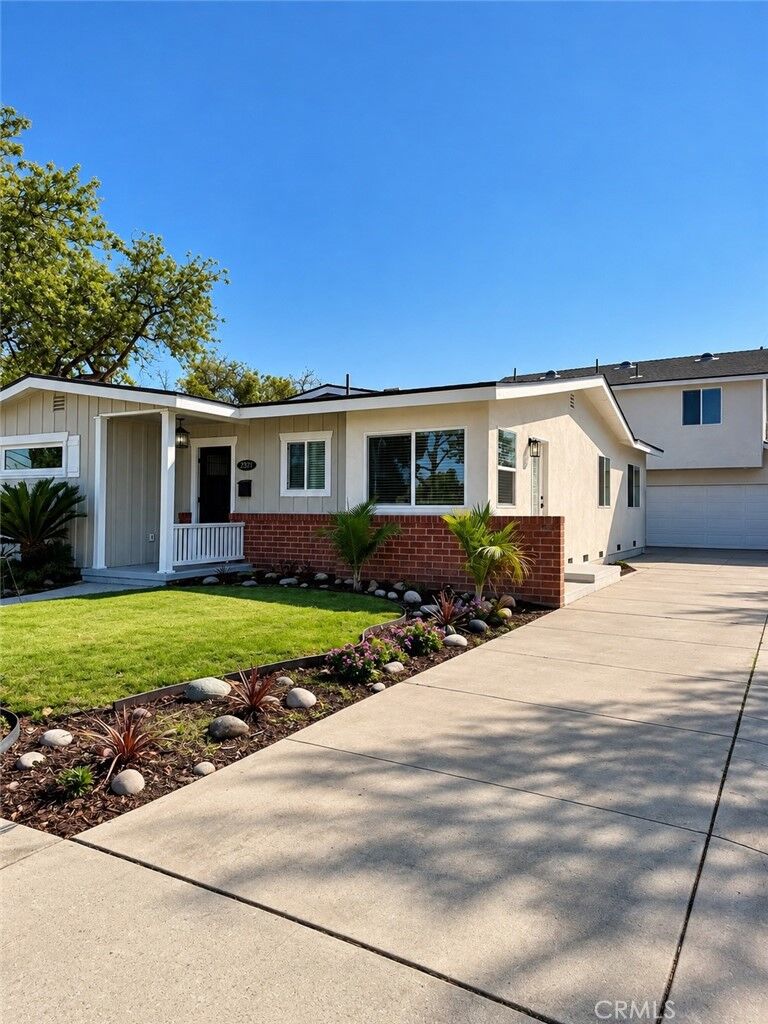Property Photo: 2371 Stearnlee CA 90815