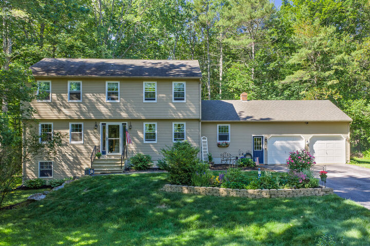 Property Photo:  9 Juniper Lane  ME 04105 
