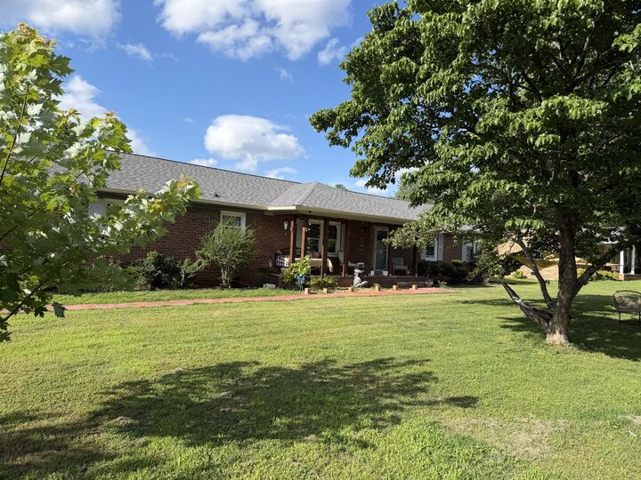 Property Photo:  5042 Creekside Dr  TN 37128 