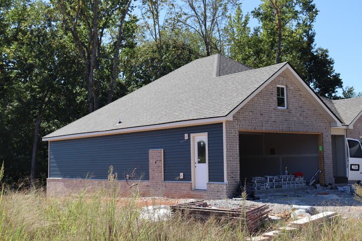 Property Photo: 1638 Hidden Creek Trl TN 37043