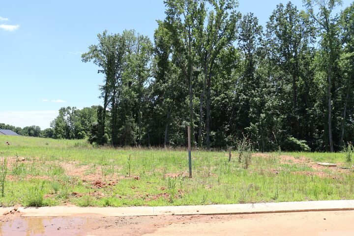 Property Photo:  1638 Hidden Creek Trl  TN 37043 