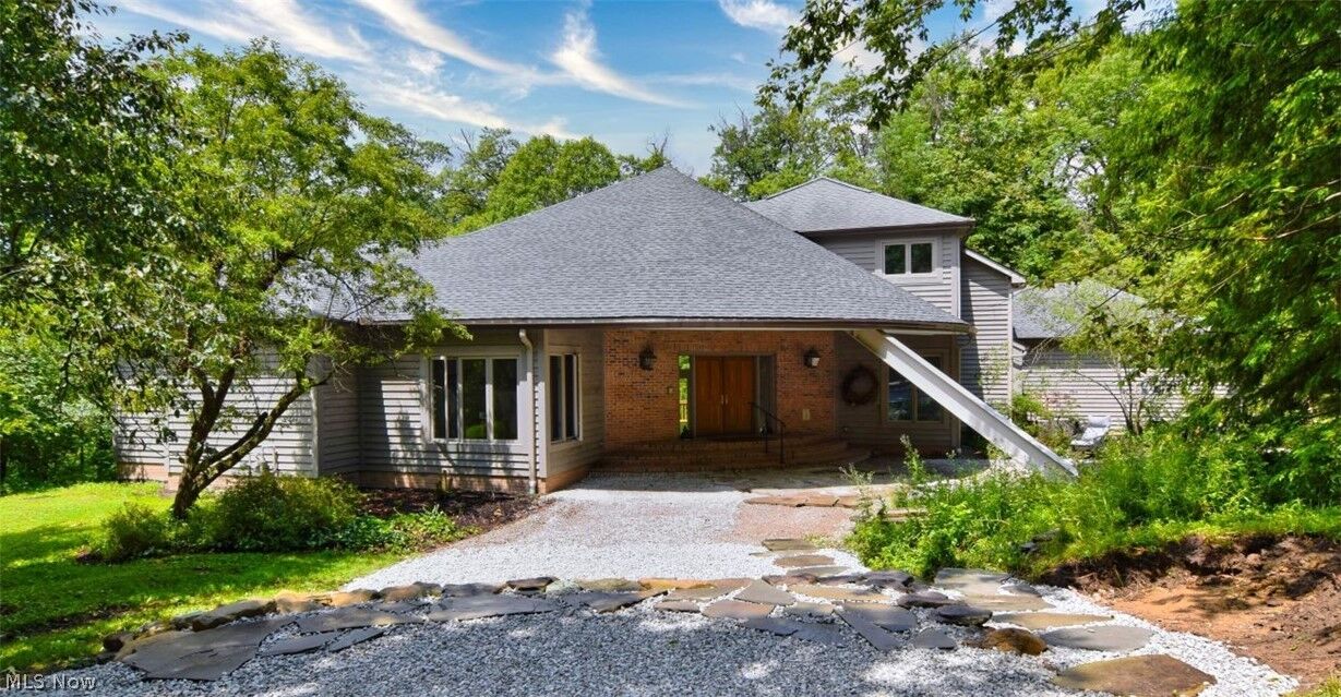 Property Photo: 13540 Ledgebrook Lane OH 44022