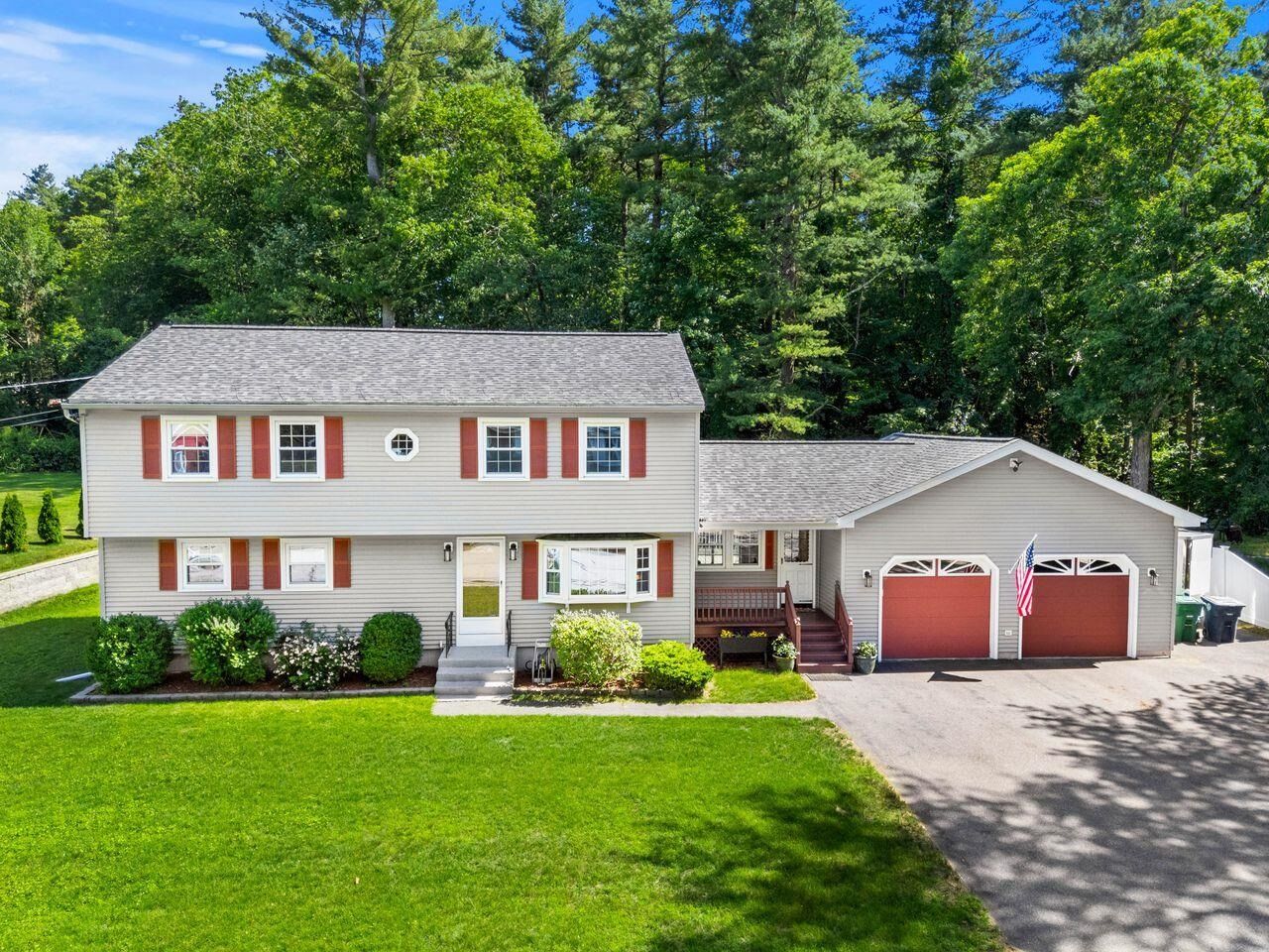Property Photo: 19 Yarmouth Drive NH 03062