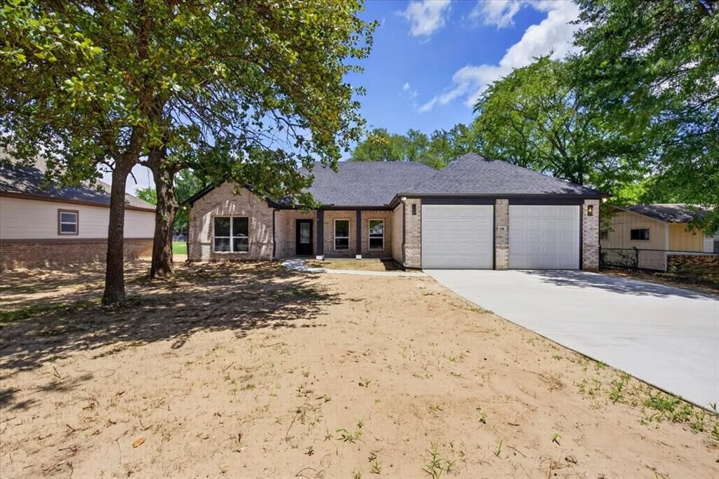 Property Photo:  138 Bedfords Bend  TX 75156 