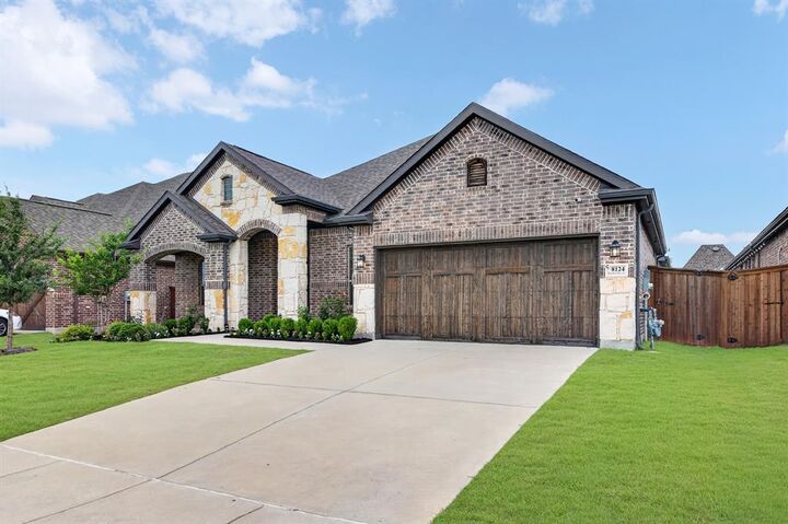 Property Photo:  8124 Pecan Oak Lane  TX 75071 