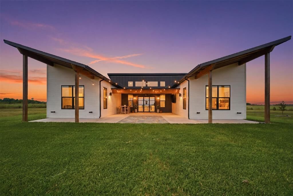 Property Photo: 3240 Fm 55 TX 75165