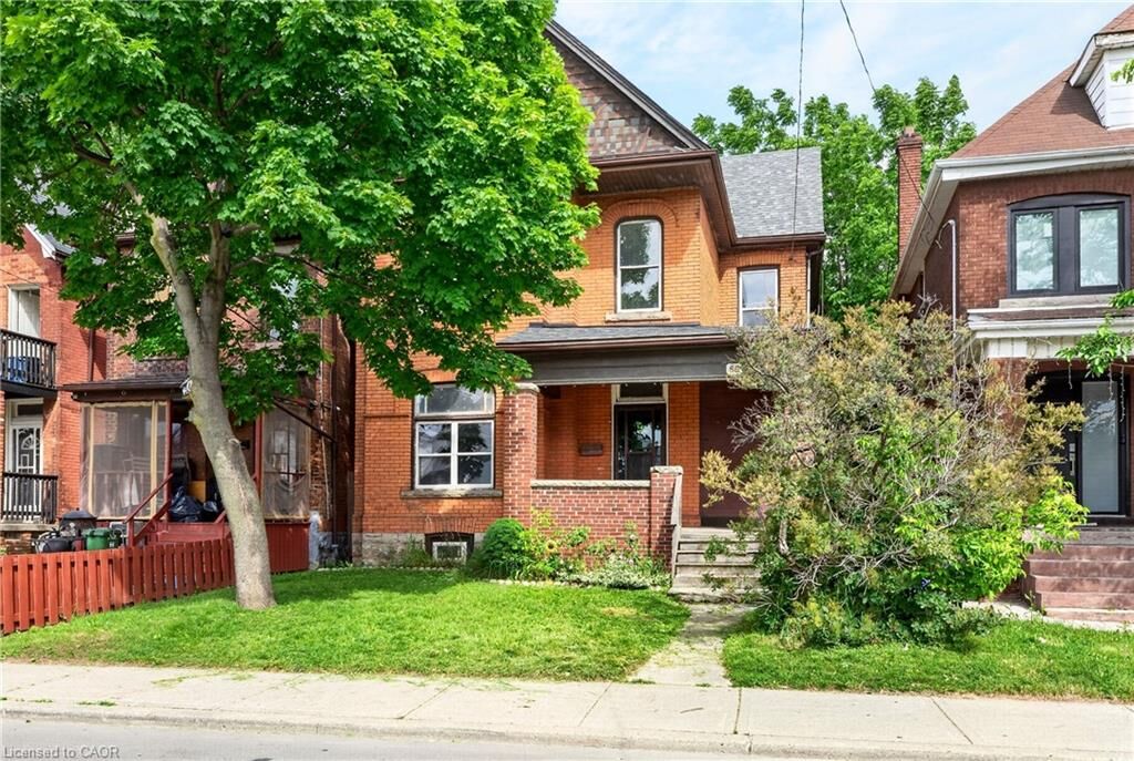 Property Photo:  86 Sherman Avenue N  ON L8L 6M4 