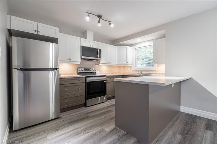 Property Photo:  38 Viewpoint Avenue 2  ON L8V 2S5 