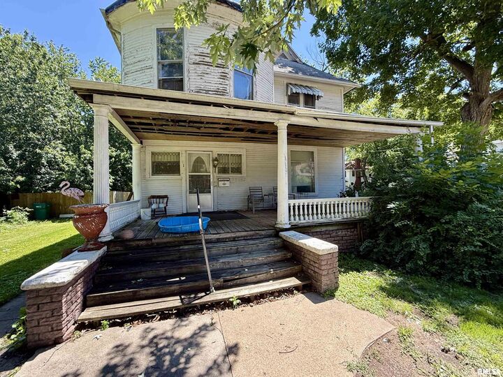 Property Photo:  915 N Broad Street  IL 61401 