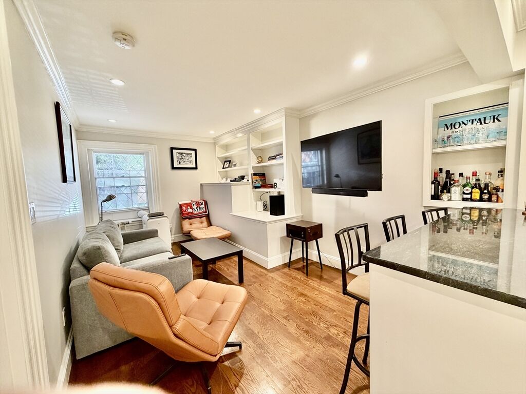 Property Photo:  20 Lime Street 3  MA 02108 