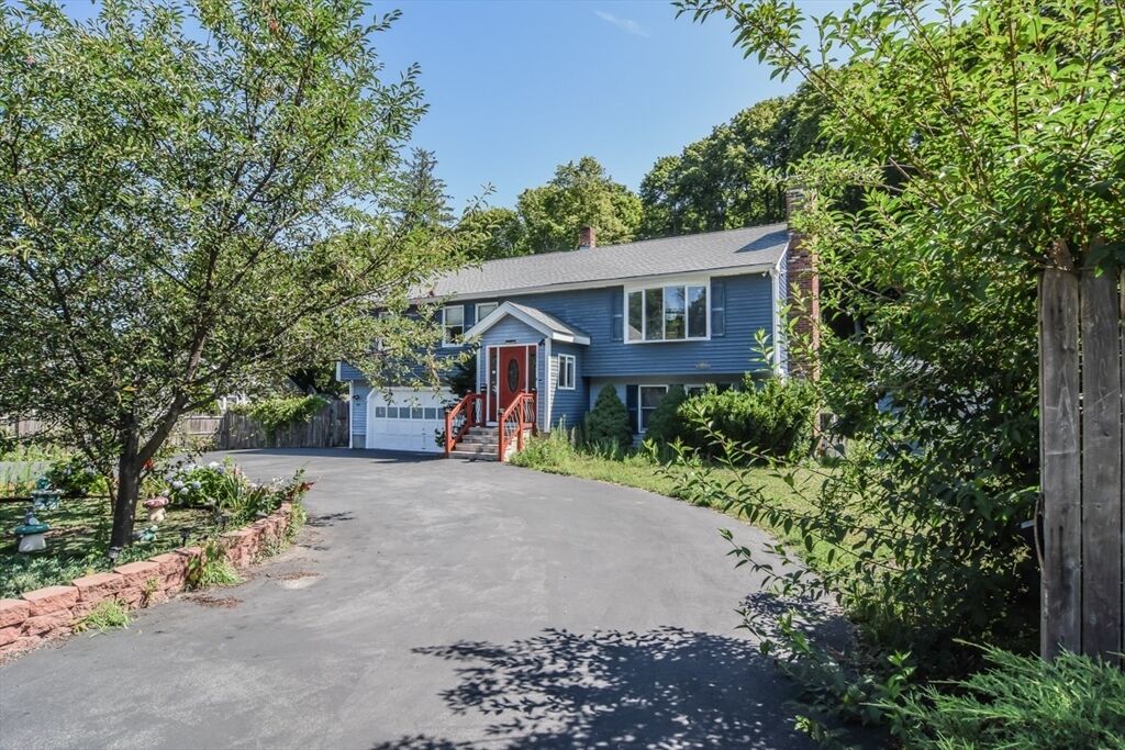 Property Photo:  612 North St  MA 02189 
