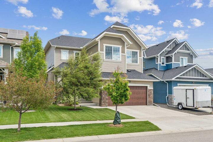 Property Photo: 1104 Bayside Drive SW AB T4B 4G9