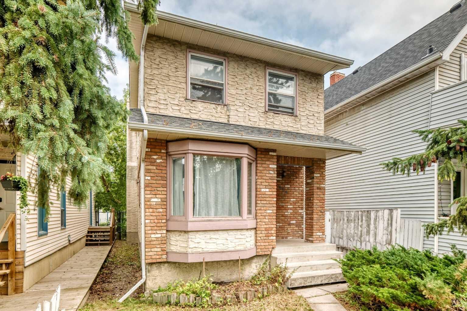 Property Photo: 454 20 Avenue NW AB T2M 1C4