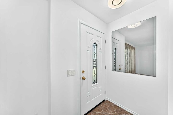 Property Photo: 10 Erin Ridge Place SE AB T2B 2W8