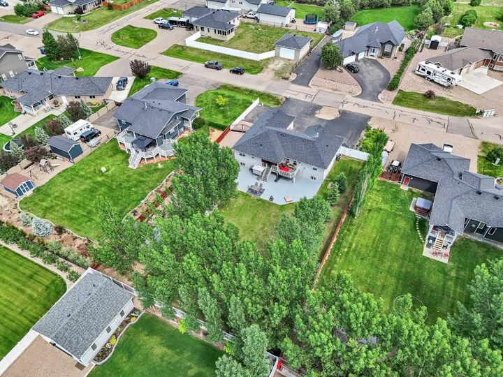Property Photo:  1032 Eagle Ridge Drive  AB T1B 0J7 