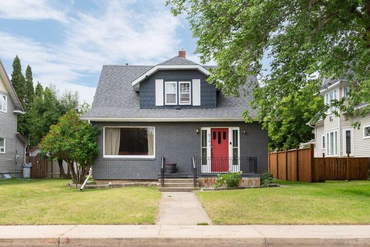 4714 48 Street — photo 1