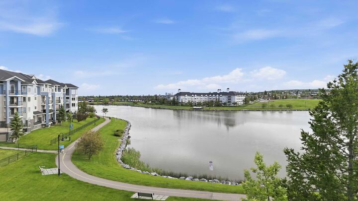 Property Photo:  10 Country Village Park NE 3110  AB T3K 0W5 