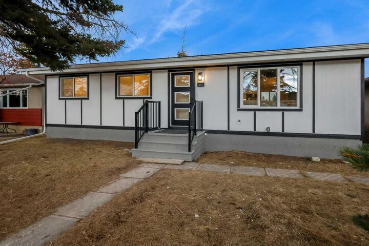 Property Photo:  6316 Travois Crescent NW  AB T2K 3S7 