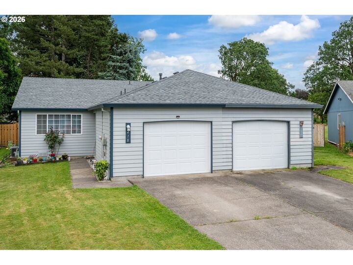 Property Photo: 418 SE 34th Cir OR 97060