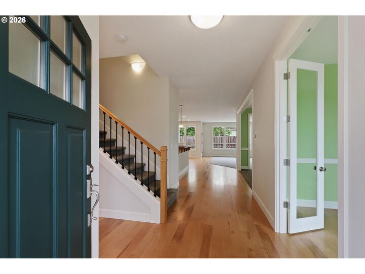 Property Photo: 655 NW Willow Glen Pl OR 97006