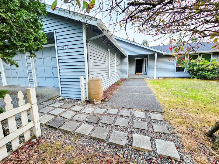 Property Photo:  9802  117th Place NE  WA 98033 