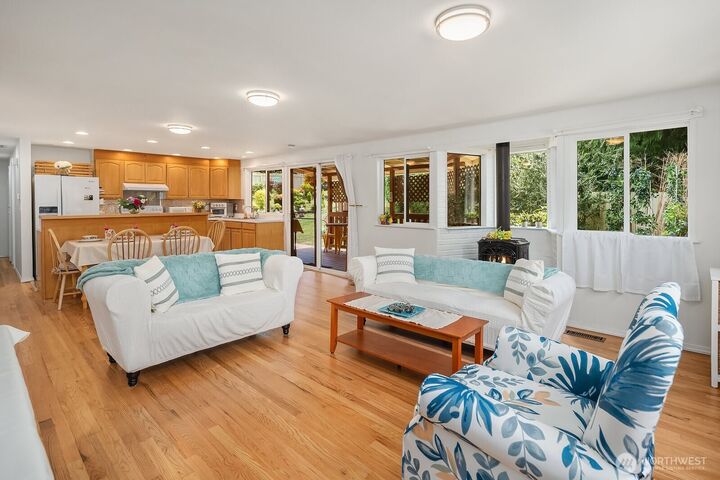 Property Photo:  12415 NE 112th Street  WA 98033 