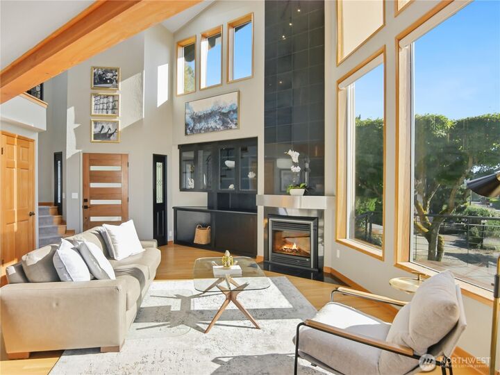 Property Photo:  3310  Lake Washington Boulevard N  WA 98056 