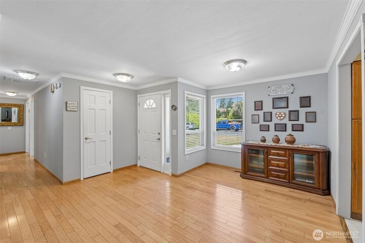 Property Photo: 521 SW 317th Place WA 98023