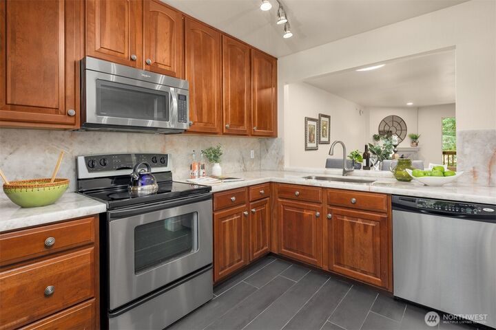 Property Photo: 515 Newport Way NW B3 WA 98027