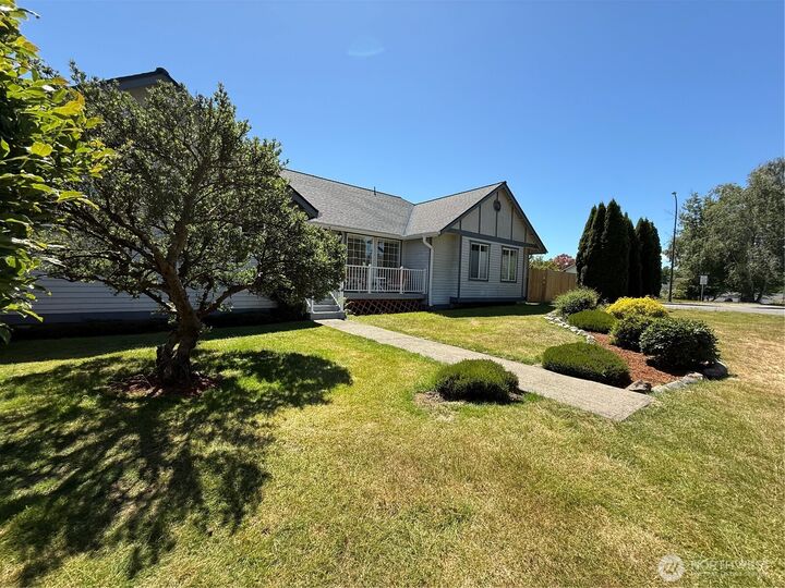 Property Photo:  3110  13th Street  WA 98201 